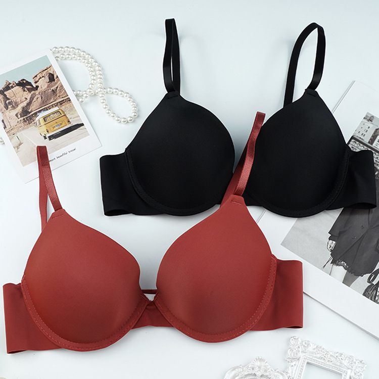Picture of Cross-border smooth underwear with steel ring three rows two buckle adjustable shoulder strap fashion gathered bra adjustable wholesale