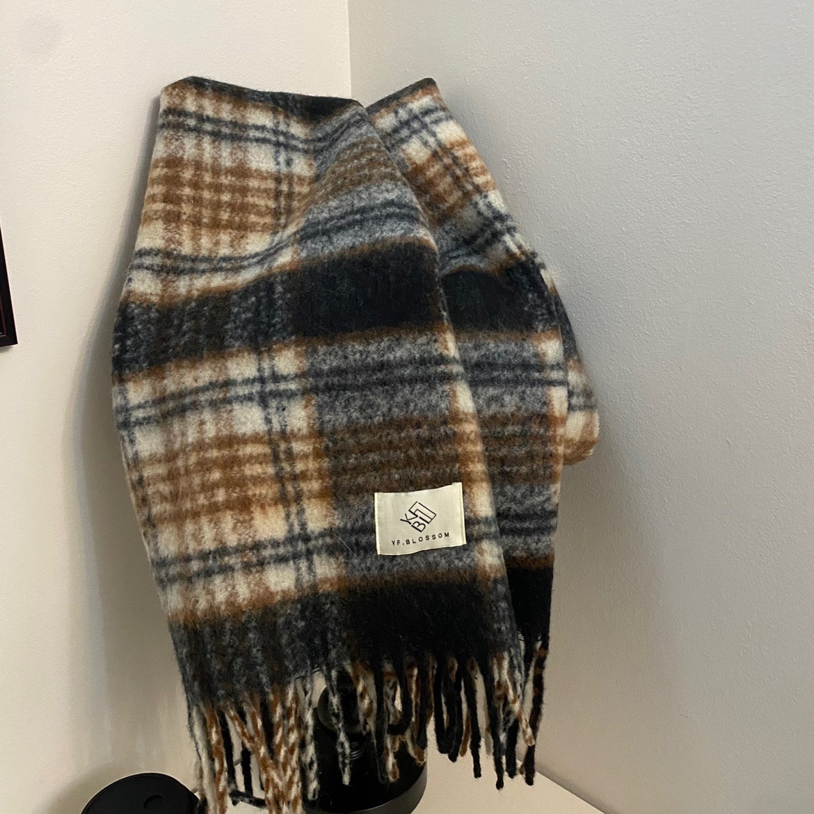 Picture of Cross-border solid color new imitation cashmere scarf women's autumn and winter thickened warm shawl solid color student scarf men's wholesale