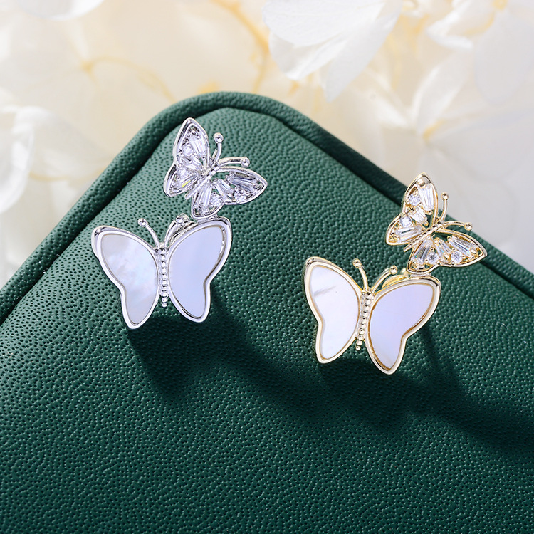 Cute Butterfly Shell Zircon Small Collar Pin 2020 New Elegant and Personalized Small Brooch Anti-Exposure Buckle V Neck Buckle