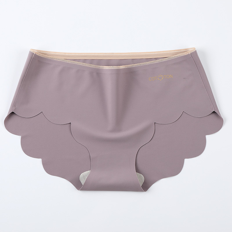 Picture of Women's Pure Cotton Antibacterial Crotch Seamless High-Elastic Cotton-Feel Triangle Briefs in Japanese and Korean Style