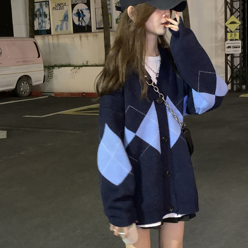 Japanese Style Rhombic Knitted Cardigan Design Sense Sweater Hot 2023 New Retro Gentle Style Coat Women's Spring and Autumn
