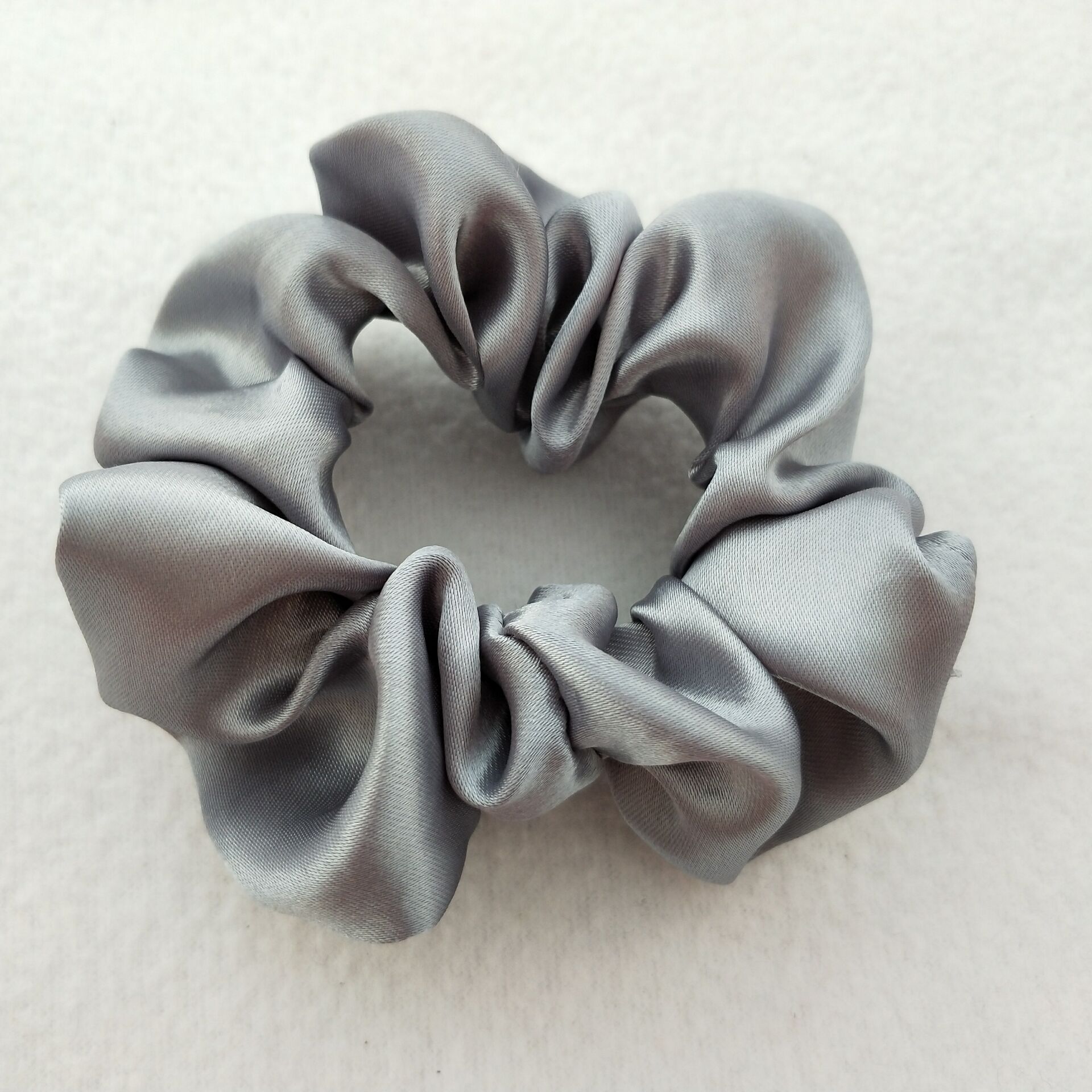 Picture of Cross-Border Amazon Satin Fabric Satin Scrunchie for Women, High-End Bun Hair Tie
