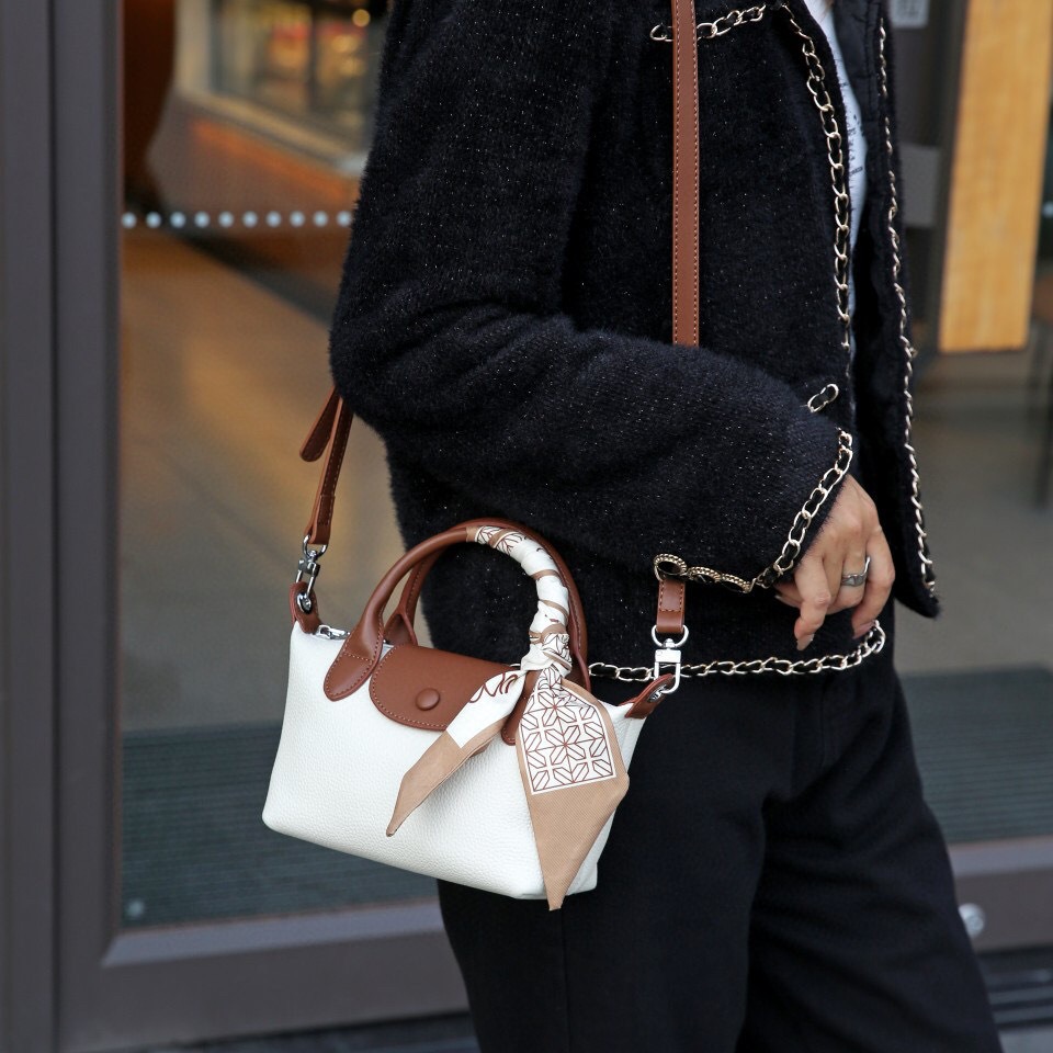New Dumpling Bag Genuine Leather Women's Bag Lightweight All-match Handbag Niche Shoulder Crossbody Bag