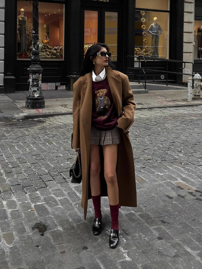 Picture of Round Neck New Cross-Border Women's Clothing Bear Embroidery Retro Slim Sweater American College Style Sweater Top