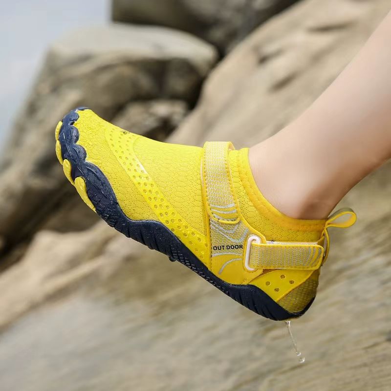 Picture of Children's Beach Shoes Quick-drying Anti-cutting Wading Shoes Anti-slip Swimming Snorkeling Shoes Parent-child Outdoor Tracing Shoes