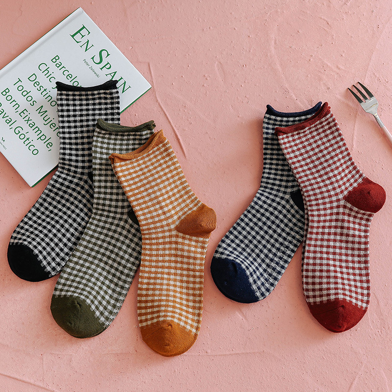 Autumn and winter new Japanese retro casual small square plaid ladies socks wholesale loose mouth student women's fashionable socks