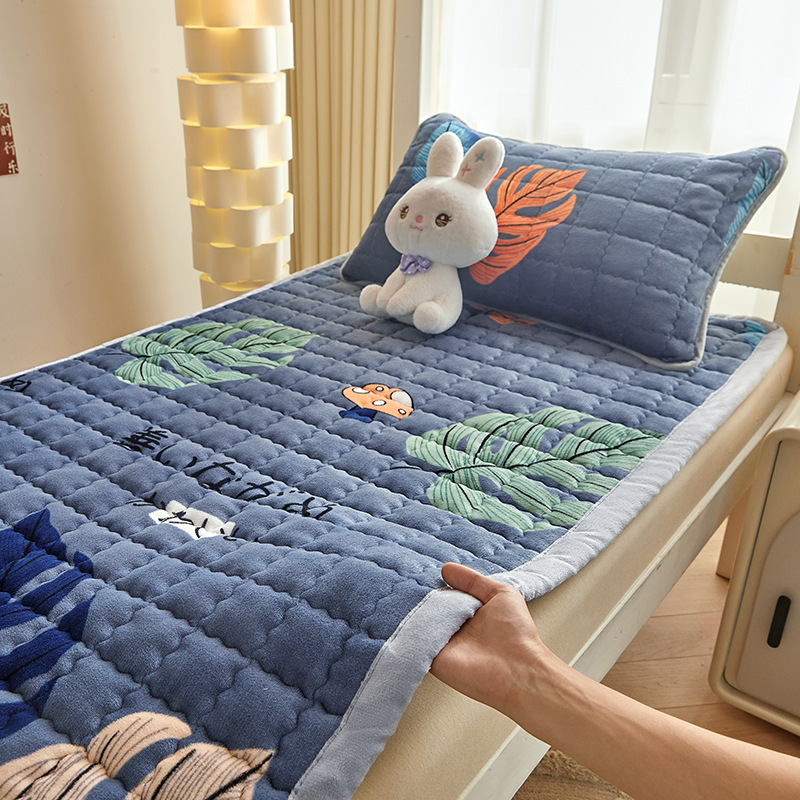 Picture of Milk Velvet Mattress Home Foldableing Soft Cushion Student Bedding Three-Piece Set Printed Dormitory Mat Special Single Mattress