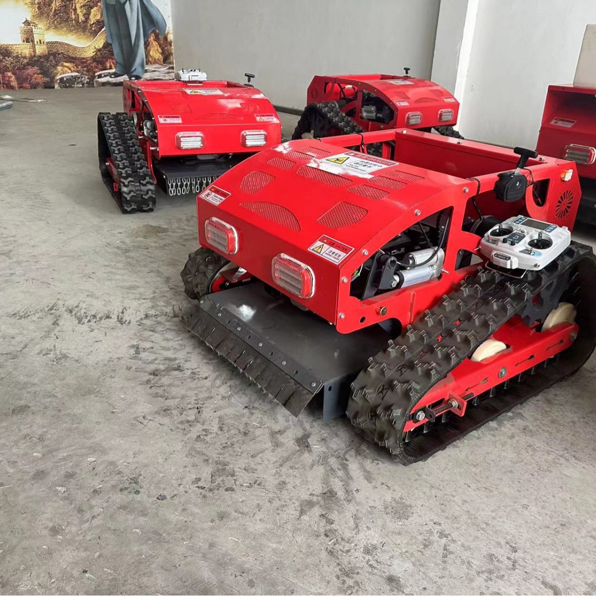 Large remote control mower crawler mower four-wheel drive Orchard Mountain agricultural all-terrain automatic mower