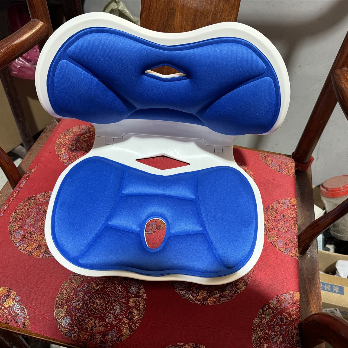 Picture of Student Children's Cushion Chair Waist Protection Cushion Sitting Posture Chair Correction Sitting Posture Sedentary Not Tired Office Waist Protection Cushion