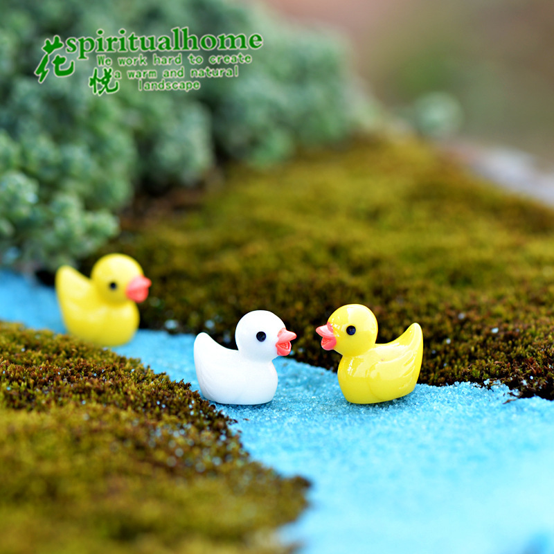 Picture of Little Yellow Duck doll pendant Moss micro landscape decoration creative ornaments mini little duck resin crafts