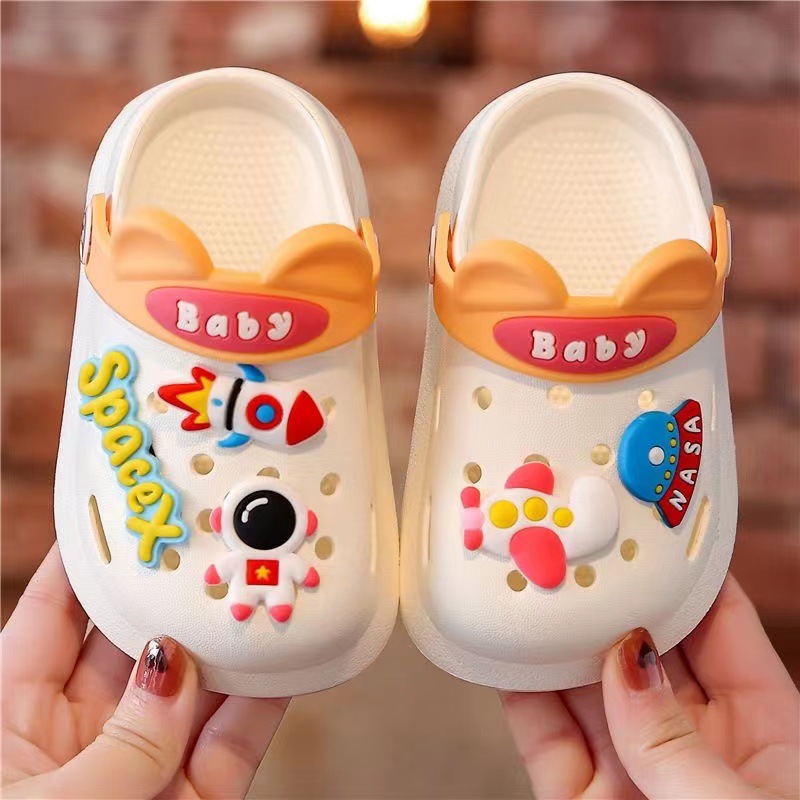 Summer Children's Sandals Non-Slip Children's Baby Boys and Girls Clogs Slippers Wholesale Cartoon Baotou