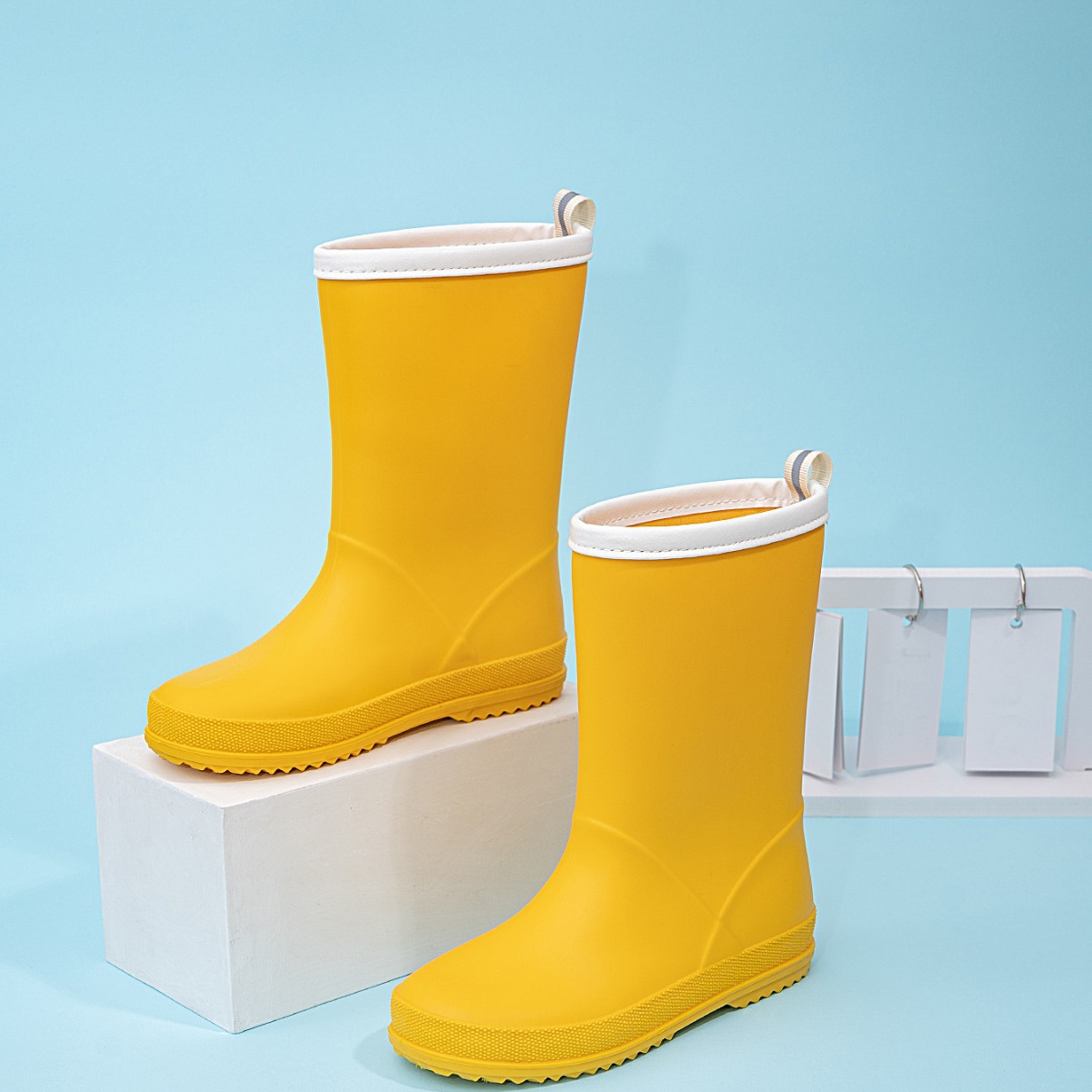 Plain Rain Boots Mid-barreled Rain Boots for Men and Women and Children Adult's Portable Rain Boots Non-slip Waterproof Shoes Water Boots for Four Seasons