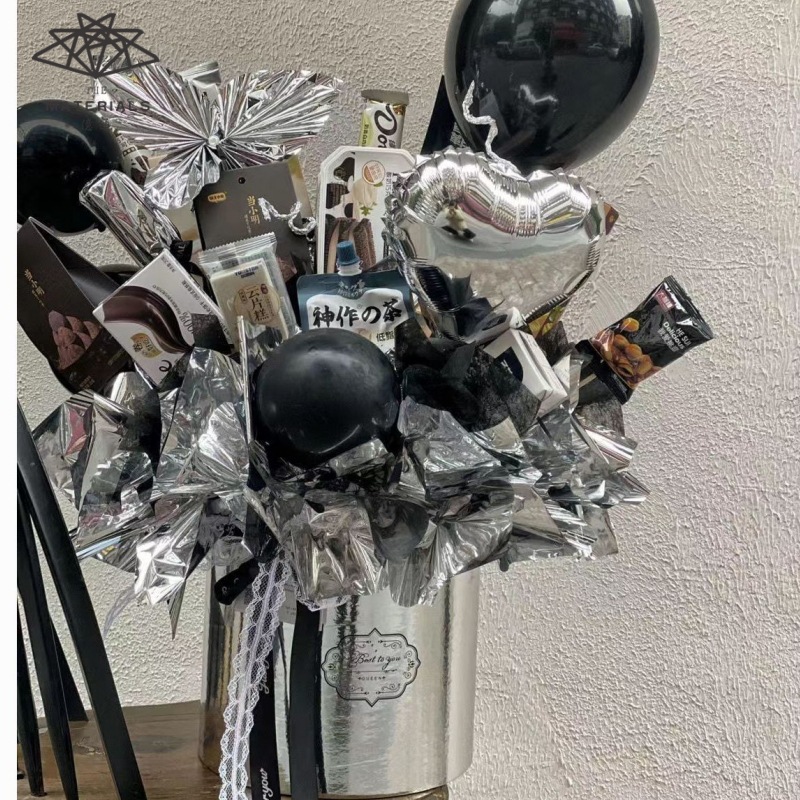 Yitong Silver Hugging Bucket Flower bouquet Flower Arrange Monopoly Round Hugging Bucket Strawberry Bear Confession Balloon Flower Box