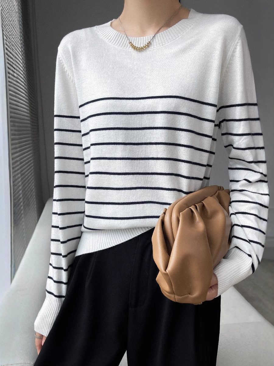 2024 Autumn and Winter New Casual Sweater Striped Black and White Contrast Sweater Loose All-match Simple Western Style Top