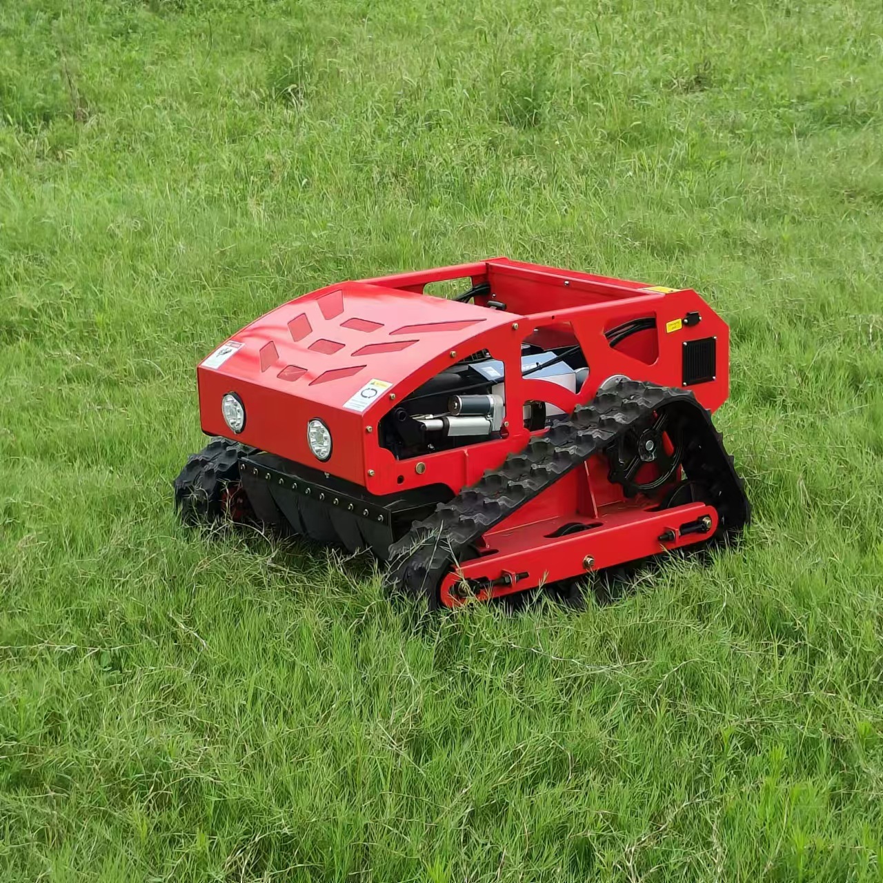 Exported to France, Tracked Lawn Mower, Intelligent Remote Control Micro-Weeder, New Lawn Mower for Land Reclamation