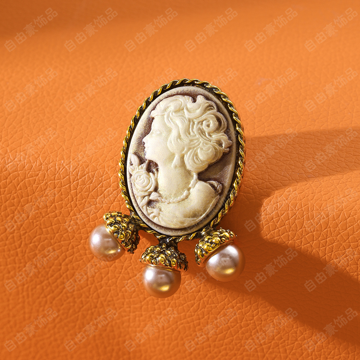 Picture of Vintage French Style Cameo Brooch High Sense vintage Pin Elegant Elegant Clothing Accessories Corsage Present