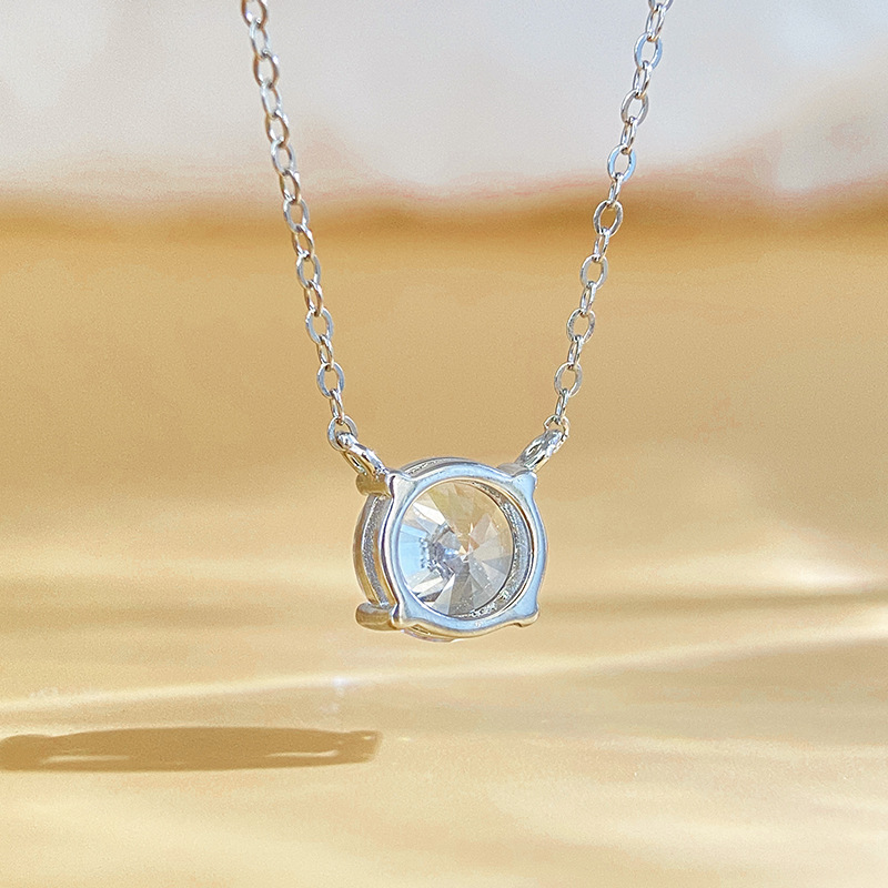 Picture of Nose Pick Pure Silver D Color Moissanite 1 Carat Zhao Lusi Same Style Necklace for Women Four-Prong Light Luxury High-End Clavicle Chain