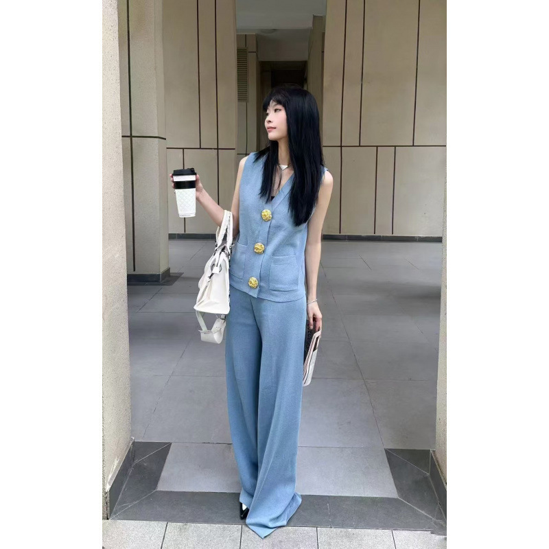 Picture of High-end xiangfeng two-piece suit women's spring and summer all-match large gold button knitted cardigan coat sweater casual trousers