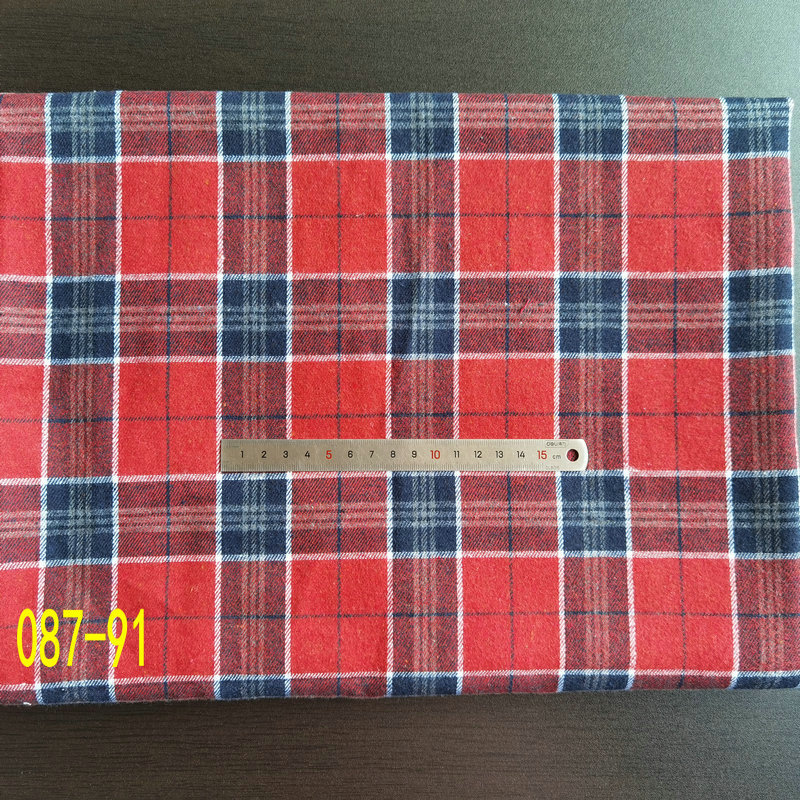 Picture of in stock brushed plaid fabric spring and summer women's shirt cloth 21 polyester cotton woven flannel plaid lining
