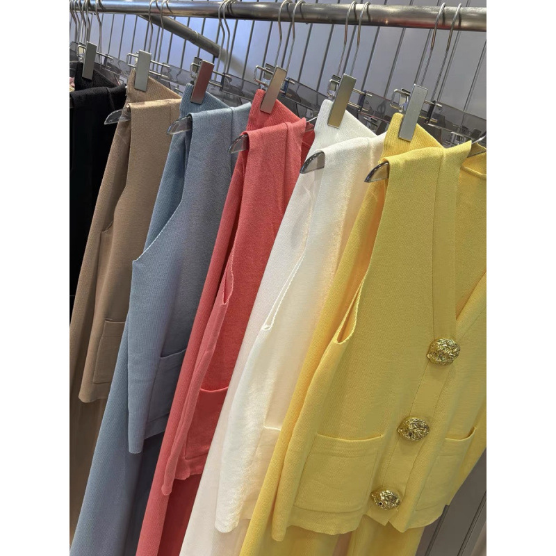 European Goods Light Luxury Contrast Color Large Gold Button Knitted Cardigan Women's Summer Loose Wide Leg Pants Stylish Fashionable Two-piece Suit Fashion