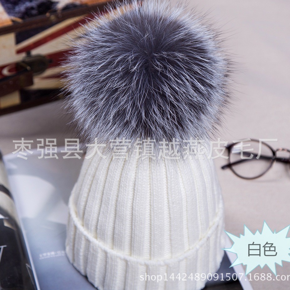 2023 autumn and winter new ladies fashion fur ball fur knitted hat imitation silver fox fur ball hat
