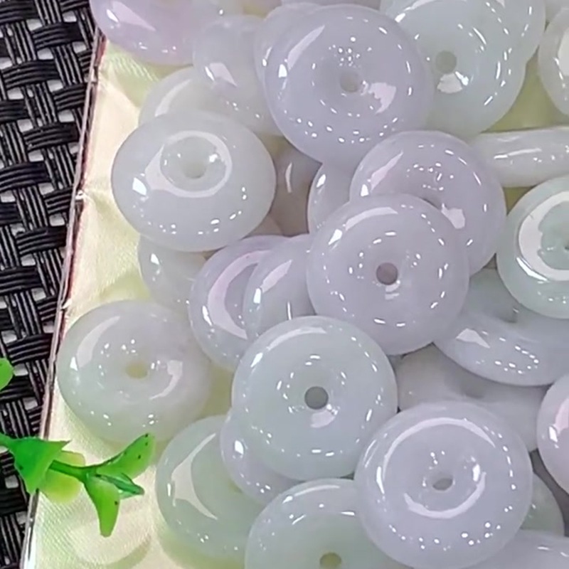 Picture of Wholesale Burmese Natural Jadeite a Grade Spring Color Peaceful Jade Pendant Wholesale