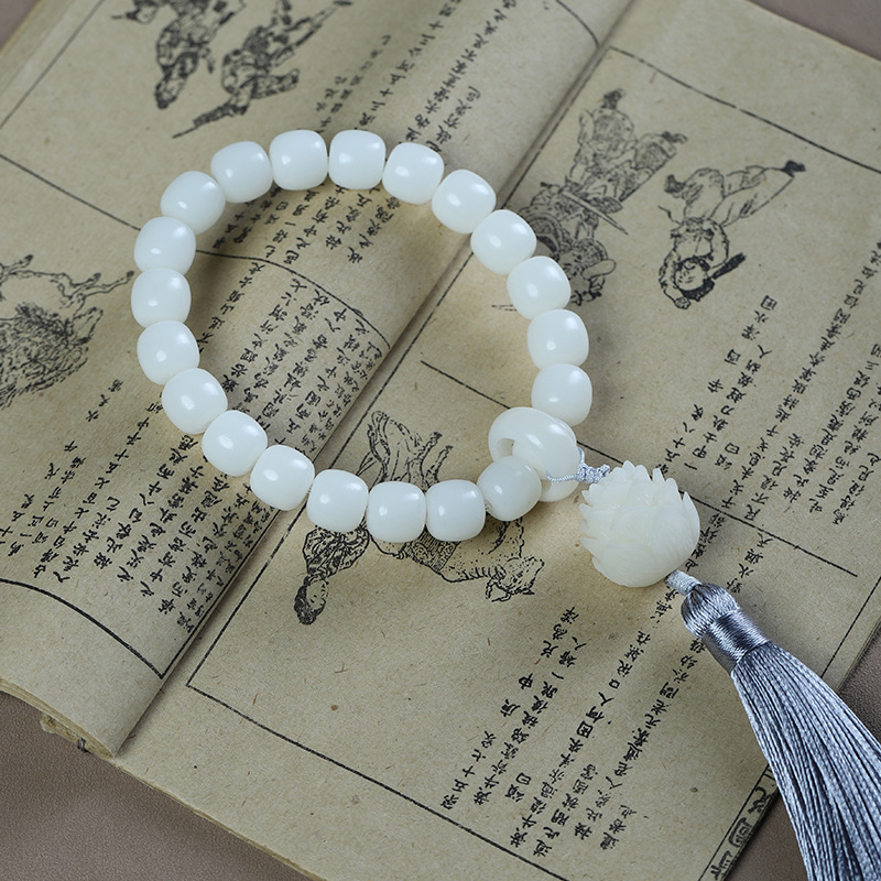 Picture of White Jade Bodhi Root Double Circle Lotus Tassel Handheld Handstring Bodhi Bracelet Men's and Women's Literary Play Boutique Buddha Beads