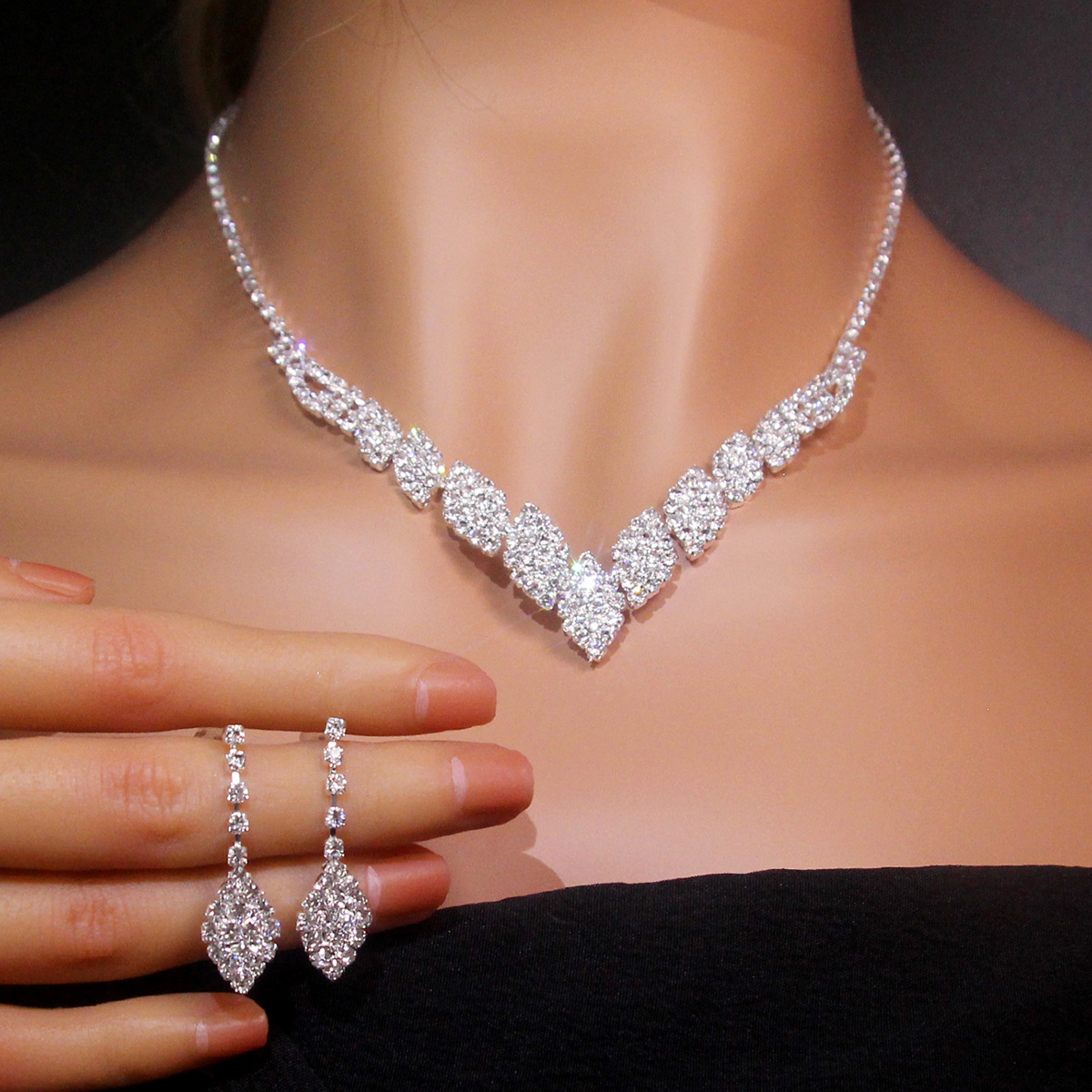 Picture of Fashion Bride Necklace Jewelry suit Rhinestone Tassel Necklace Earrings 2 Piece Set Women Wedding Banquet Accessories