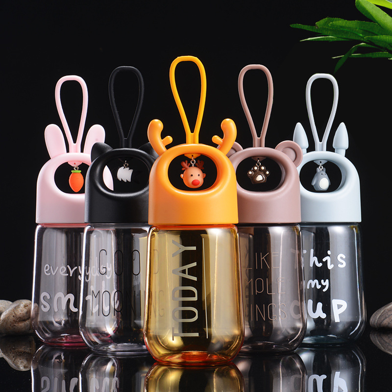 Korea creative gift shaker cup children's Cup cartoon pendant handle plastic cup custom Cup a generation of hair