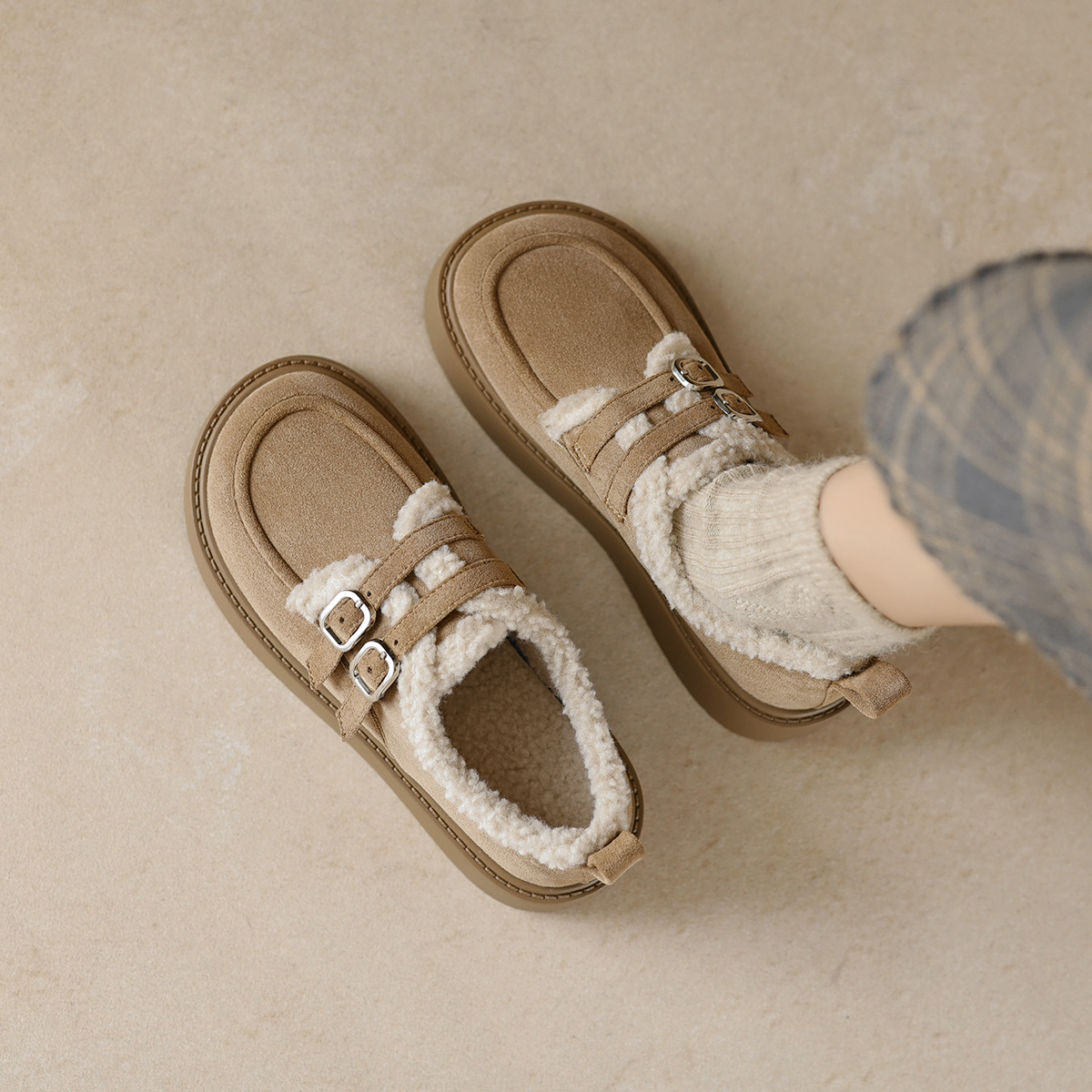 Weiwei Girl 678-1 Small Height-increasing fleece-lined Loafers Women's Winter Thick-soled Birkan Shoes Warm Mao Mao Mao Cotton Shoes