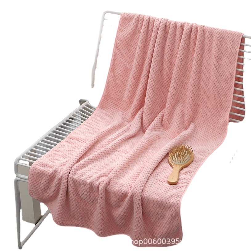Coral Velvet Pineapple Check Bath Towel School Student Dormitory Bath Absorbent Quick-Drying Wholesale Non-Shedding Super Soft