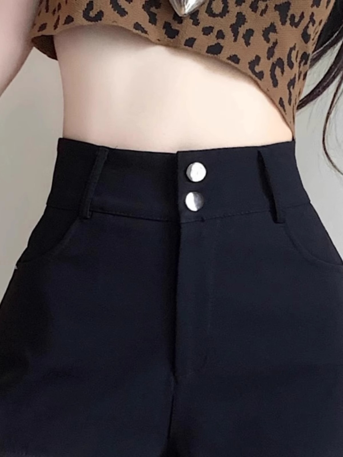 Picture of 2024 Spring Irregular Shorts Women's New Outer Wear High Waist Slim-fit Elegant Slim-fit Black Korean Fashion Hot Pants