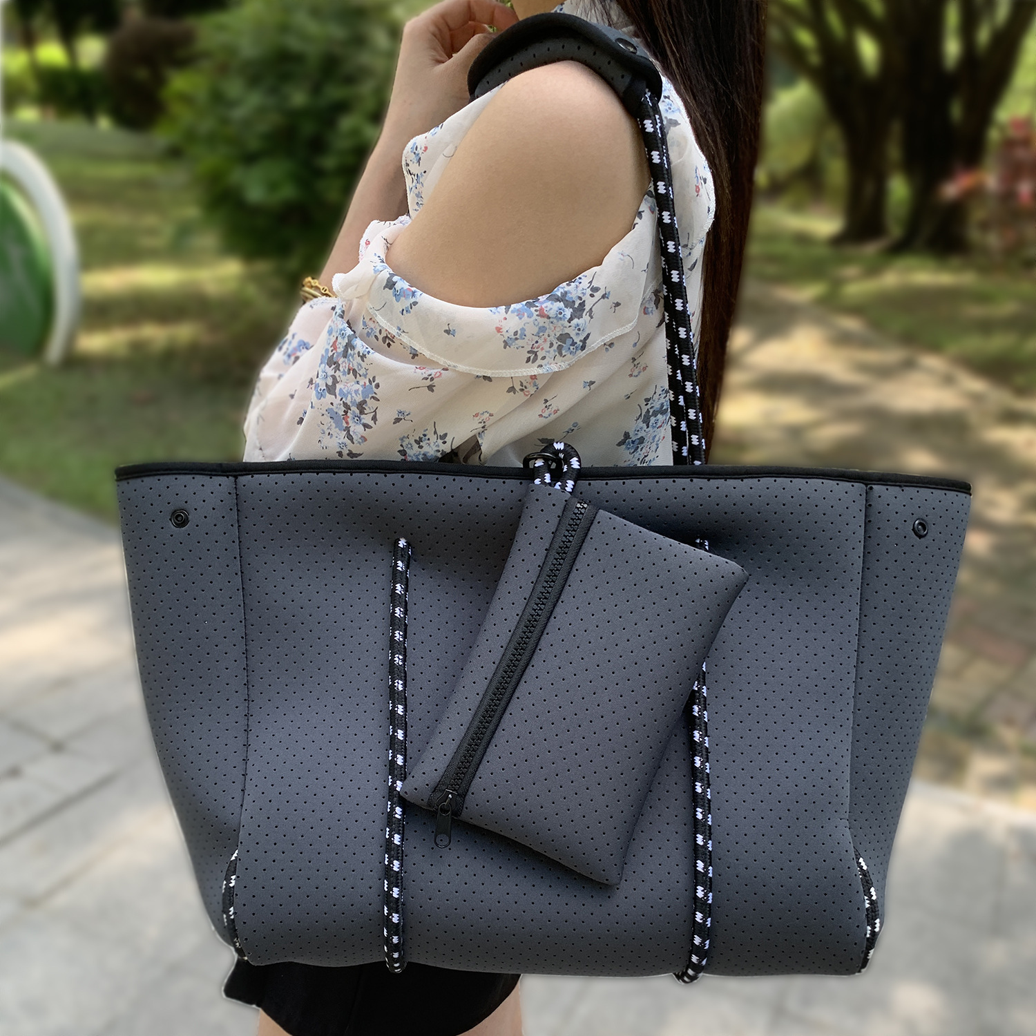 Picture of Diving Material Perforated Beach Bag European and American Fashion Portable Shoulder Strap Mother Bag Outdoor Casual Bag Portable Women's Bag for Women