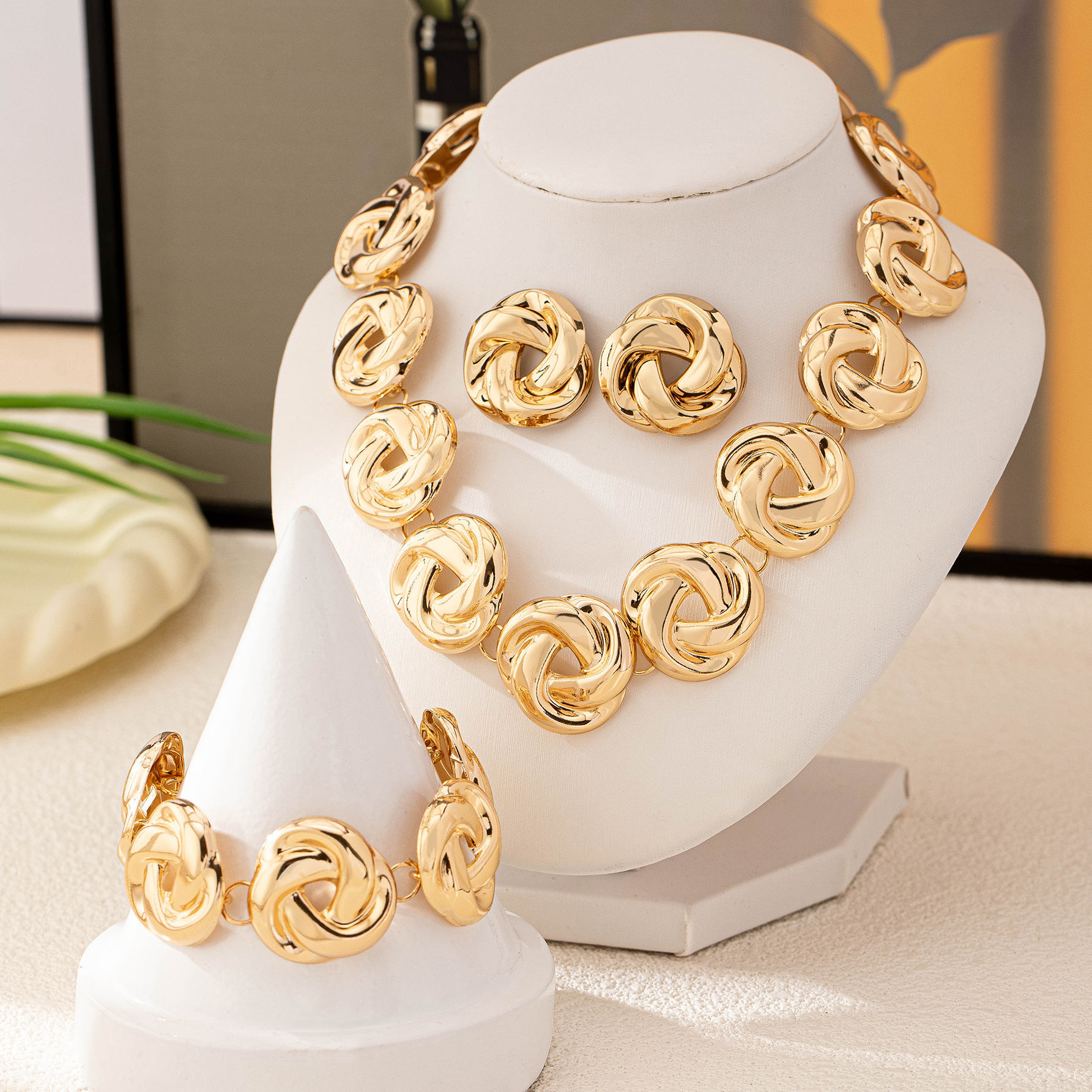 Cross-border hot sale fashion trend personalized retro geometric winding circle necklace bracelet earring suit suitable for women