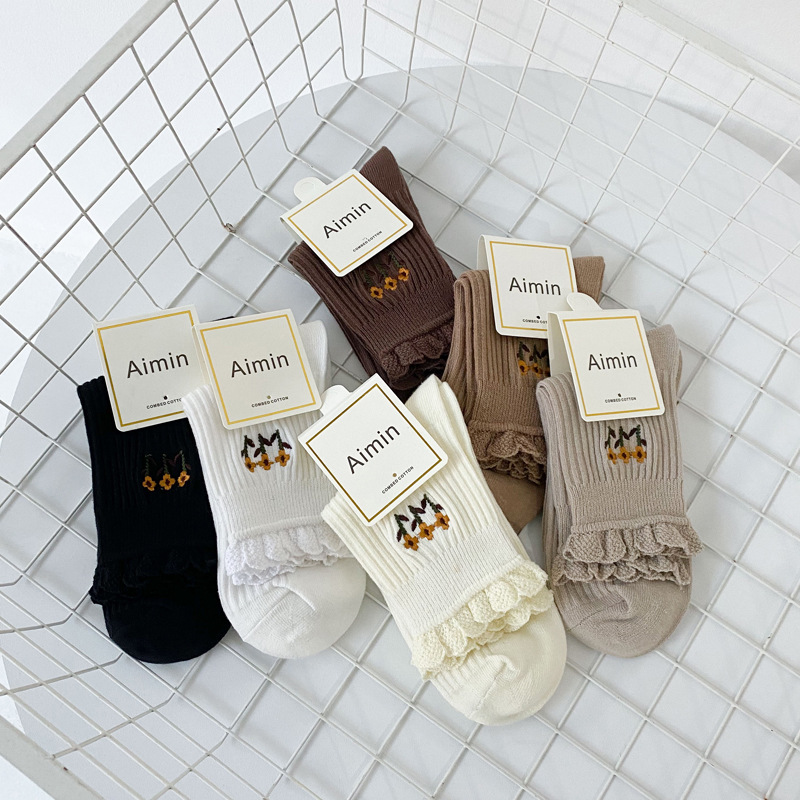 Picture of Women's Socks for Autumn and Winter, Korean Hyuna Style Floral Mid-Calf Socks, Japanese Retro Artistic Lace Socks, Women's Ins-Style Slouch Socks