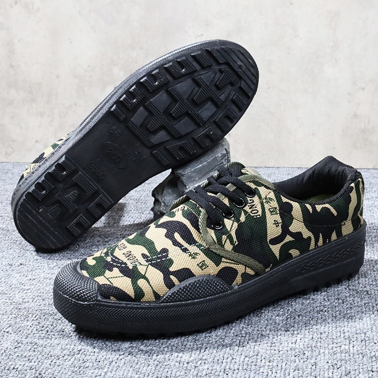Picture of Liberation shoes men's construction site shoes labor protection shoes low side liberation shoes yellow rubber shoes factory wholesale a generation of hair