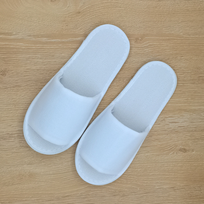 Picture of Disposable Slippers Hospitality Home Indoor Homestay Hotel Guesthouse Club Men's and Women's Coral Fleece Thickened Travel