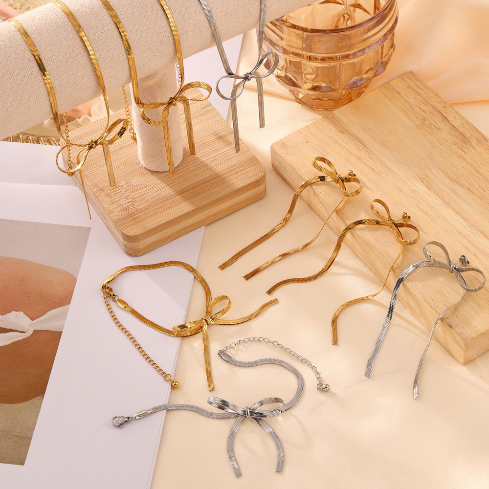 Korean Style Simple Personality Sweet Bow Pendant Jewelry Geometric Flat Snake Chain Design Sense Titanium Steel Jewelry suit