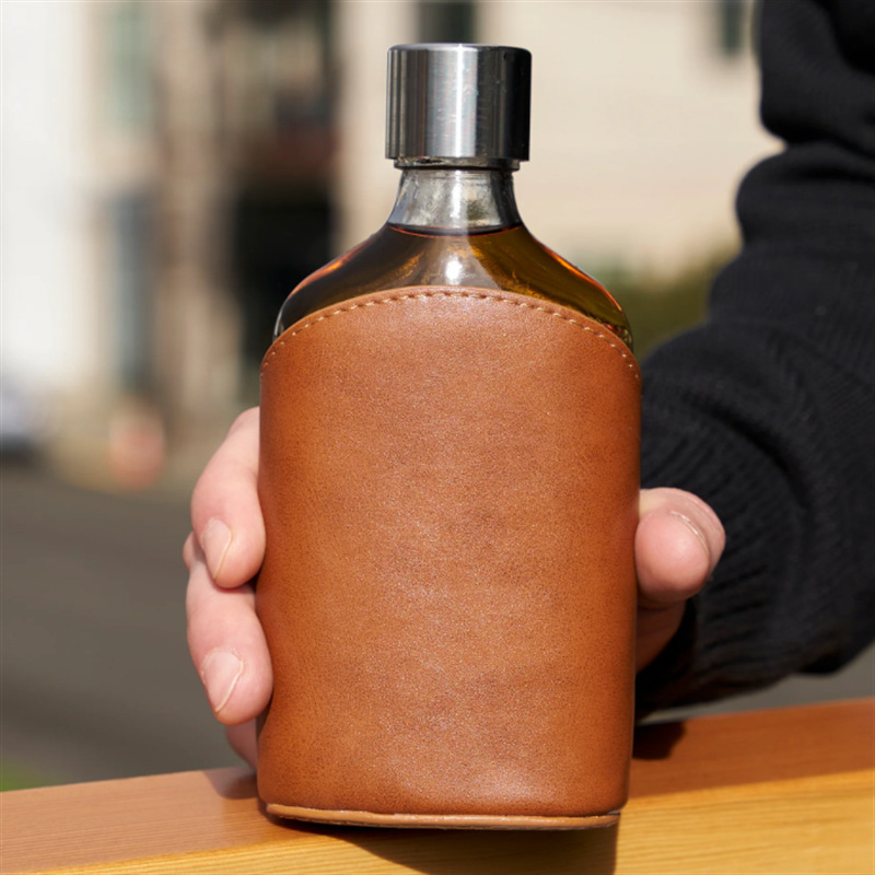 Picture of Factory wholesale 7 oz leather hip flask holster glass wine bottle protective holster whisky flagon bag