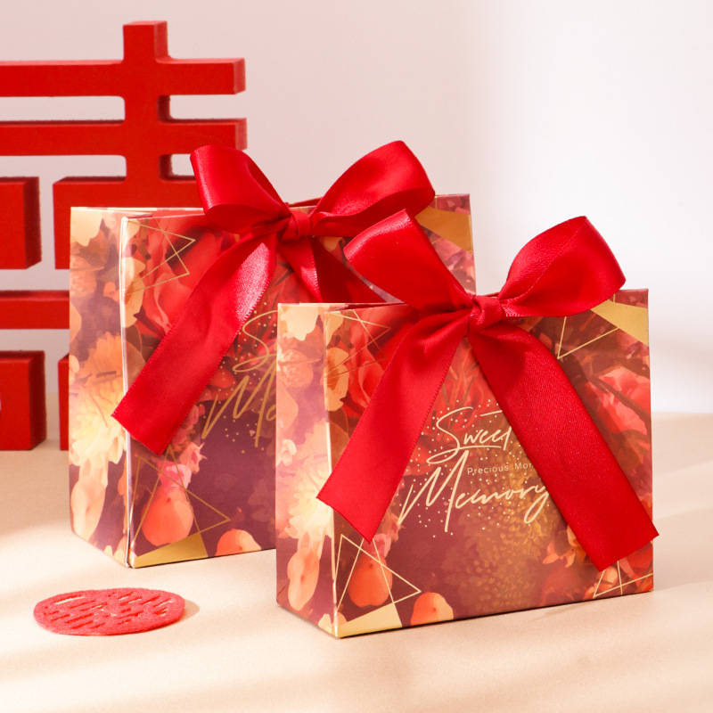Picture of Creative European wedding wedding red candy box wholesale high-end bridesmaid companion gift candy gift box wholesale