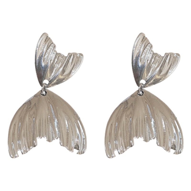 S925 Silver Needle Pleated Fishtail Style Earrings Women's European and American-style All-match Design Sense Simple Niche Elegant Earrings