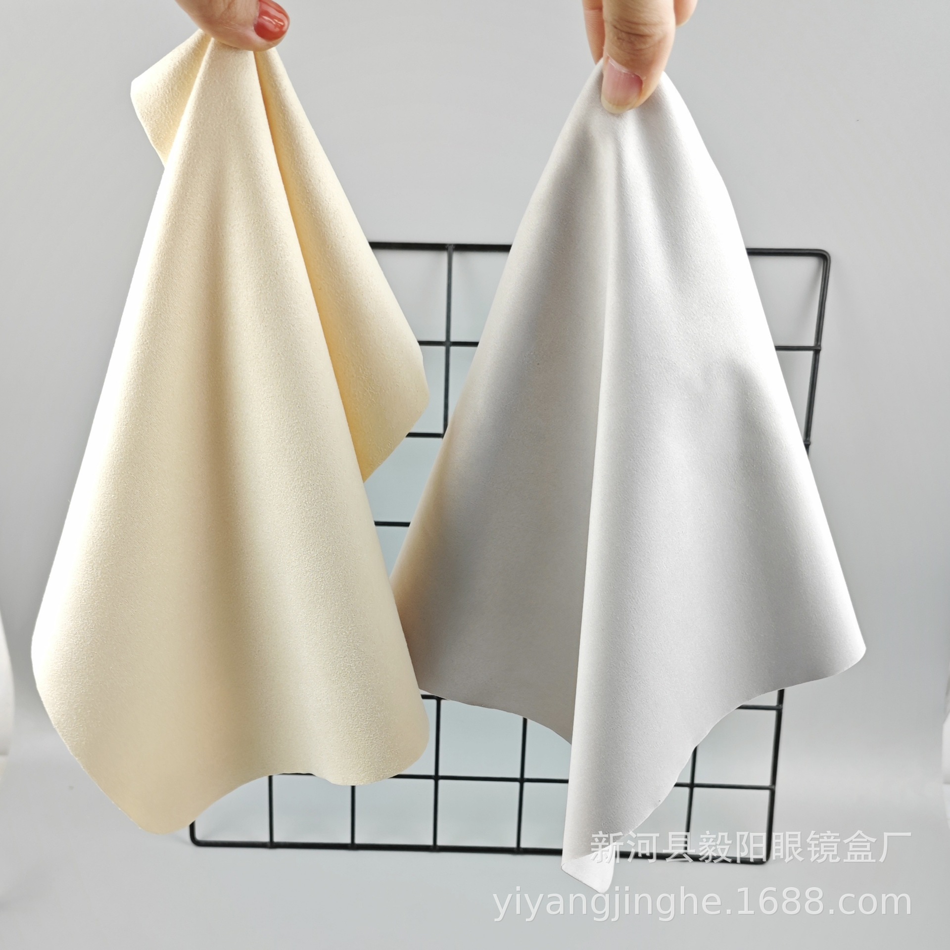 Picture of In stock suede glasses cloth ultra-fine fiber wiping cloth lens cloth of various sizes various colors wholesale fixed