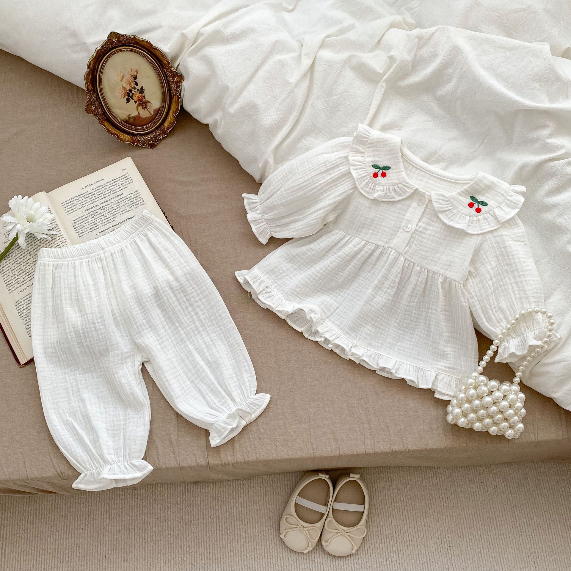 Picture of 2025 Spring and Autumn New Infant Home Clothing Set for Baby Girls, Simple Cherry Long-Sleeve Top and Pants Two-Piece Set