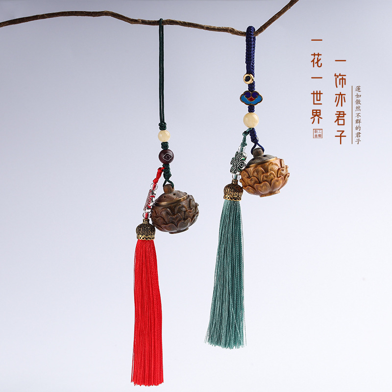 Antique creative green sandalwood Lotus sachet antique incense box round sachet bag pendant can be opened can put beads