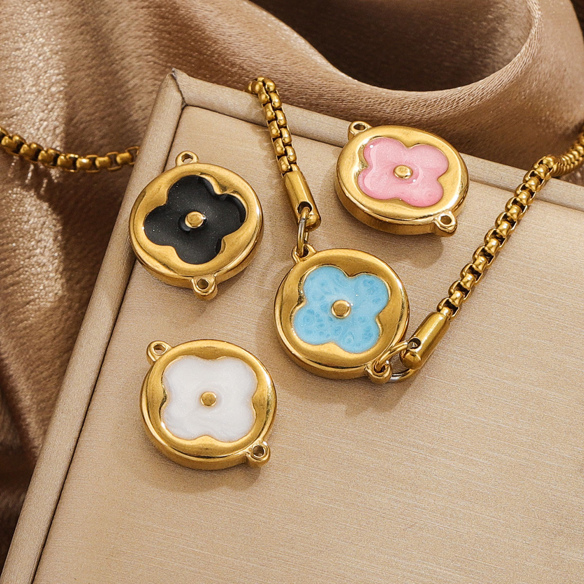 Picture of Spot Wholesale Strong Color Retention Electroplating 18K Gold-Plated Inlaid Four-Leaf Clover Double Hanging Bracelet Necklace DIY Jewelry Accessories