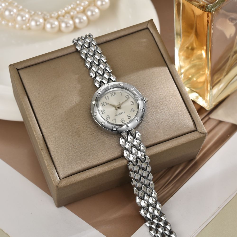 Foreign Trade New Fashion Steel Band Watch Small Dial Full Digital Face Simple Elegant Cross-Border Ladies Watch Watch