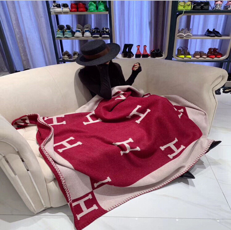 Picture of Cross-Border Amazon Fleece Blanket Single Blanket Air Conditioning Blanket Sofa Cover Blanket Nap Blanket H Letter Aviation Flight Blanket