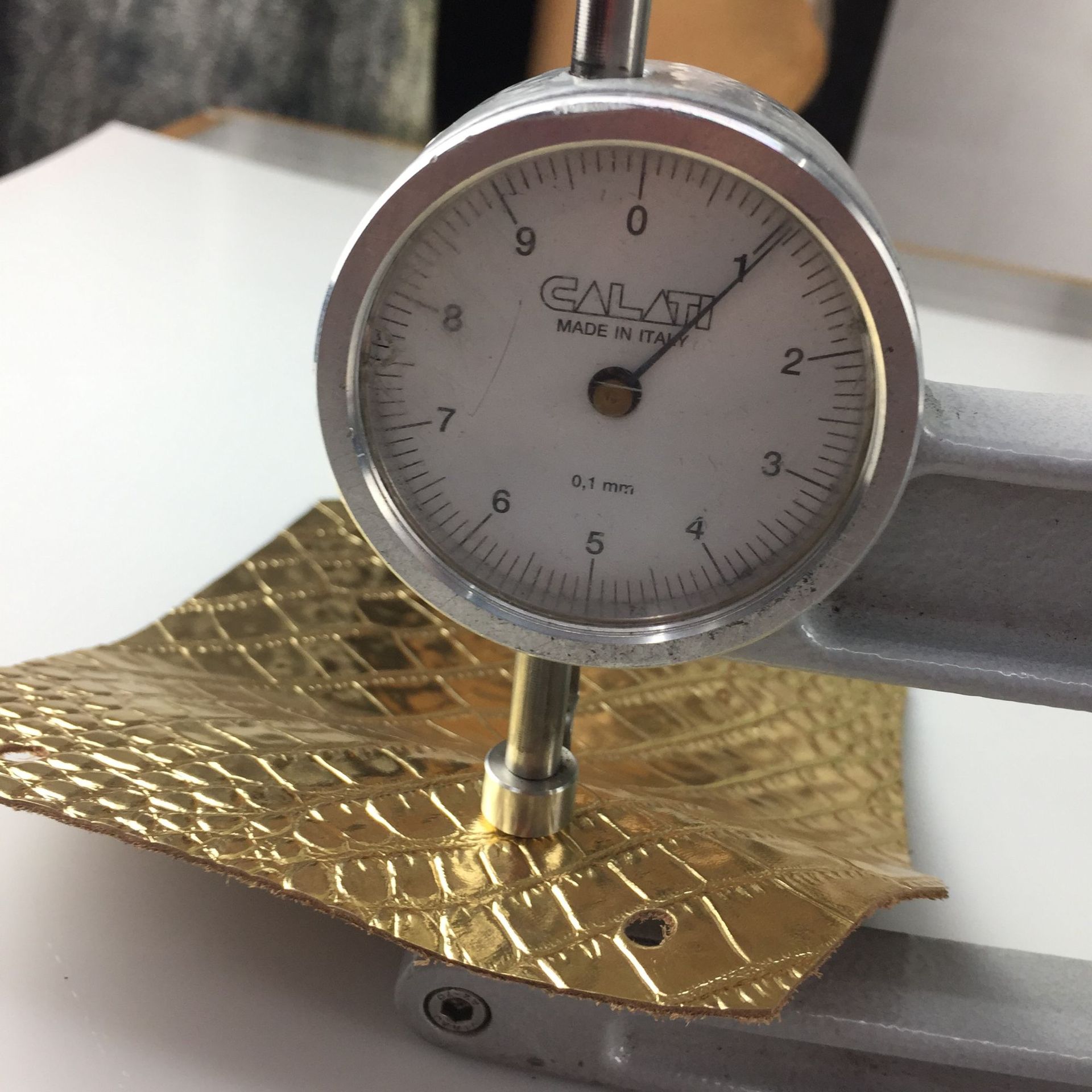 Goldtone Bargo Crocodile Leather Leather Foil Embossed Whole Cow Leather Glow Print Leather