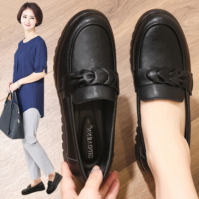 Mom's Shoes for Middle-Aged and Elderly Women, Spring and Autumn Flats, Soft-Soled, Non-Slip Women's Shoes, Flat-Soled, 2025 New Comfortable Leather Shoes