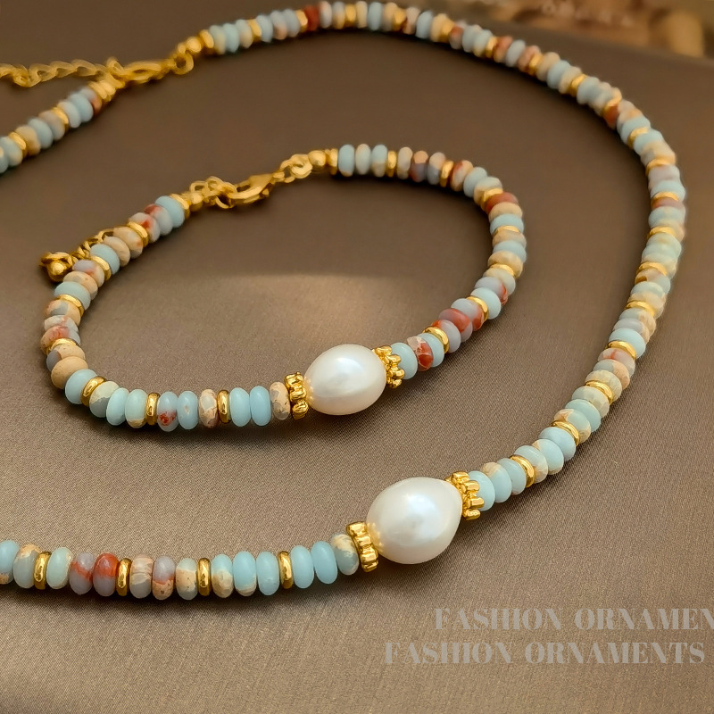 Picture of Natural Stone Colorful Beaded Hand Necklace Fashion Baroque Cultured Pearl Bracelet Light Luxury Niche Lockbone Chain 1695